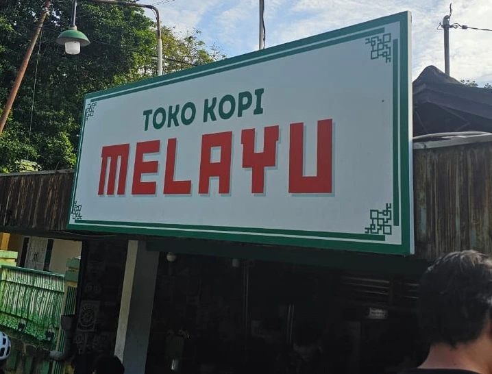 Ngopi Pagi di Toko Kopi Melayu Banjarbaru, Datang Jam 08.30, Pulang Bawa Rasa 